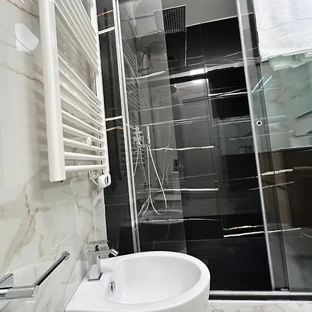 Moira 比通托